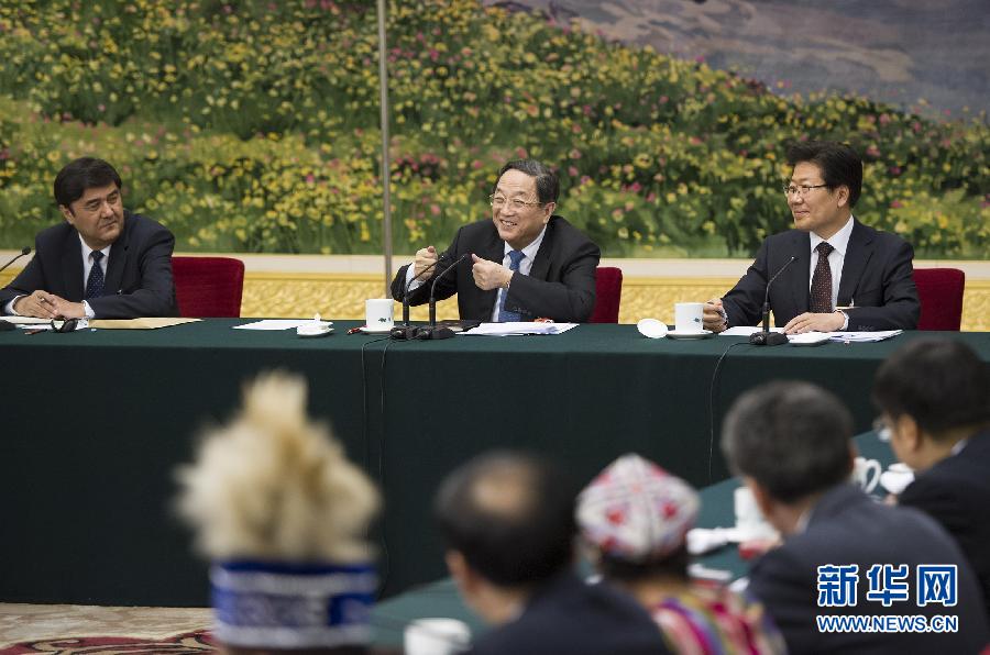 （两会）俞正声参加新疆代表团审议