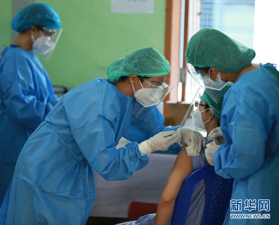 缅甸正式展开新冠疫苗接种 一线医务人员等优先