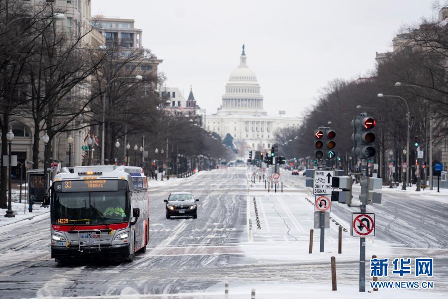 美国部分地区遭遇风雪天气
