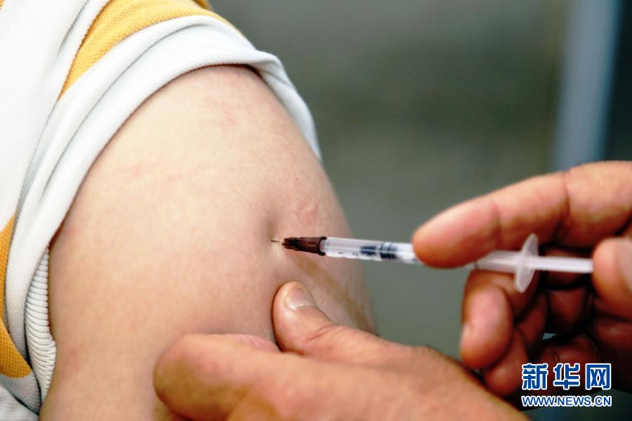 伊拉克抗疫前线医护人员接种中国疫苗