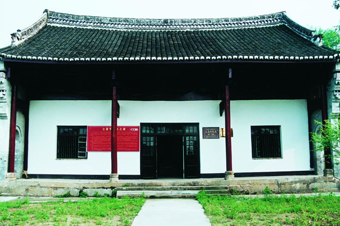 红色珍宝丨这张会议桌,见证立夏惊雷