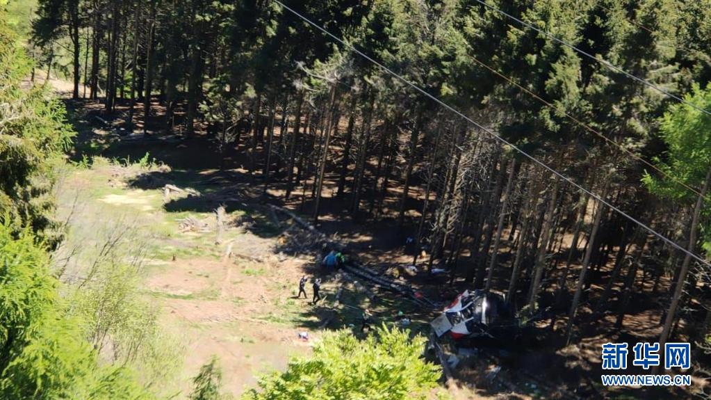意大利北部发生一起缆车事故 造成13人死亡