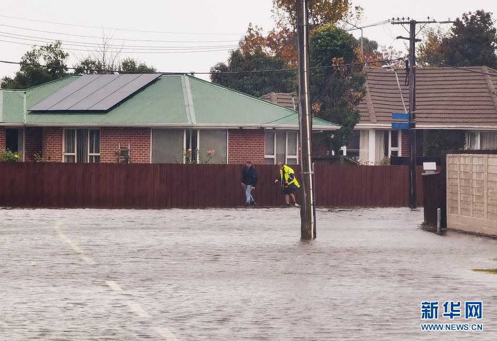 新西兰坎特伯雷一些地区因洪涝进入紧急状态 上百户居民开始疏散