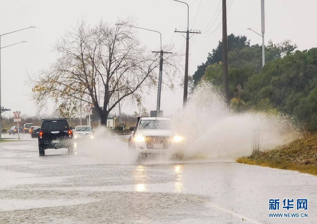 新西兰坎特伯雷一些地区因洪涝进入紧急状态 上百户居民开始疏散