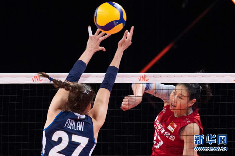 （体育）（5）排球&mdash;&mdash;世界女排联赛：中国队战胜意大利队