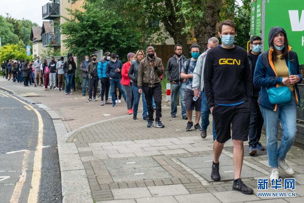 英格兰面向年满18岁人群放开新冠疫苗接种