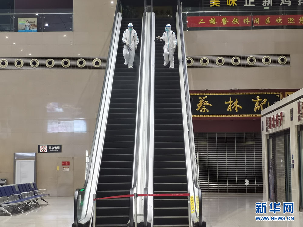 湖北荆州火车站全方位无死角消杀 加强疫情防控