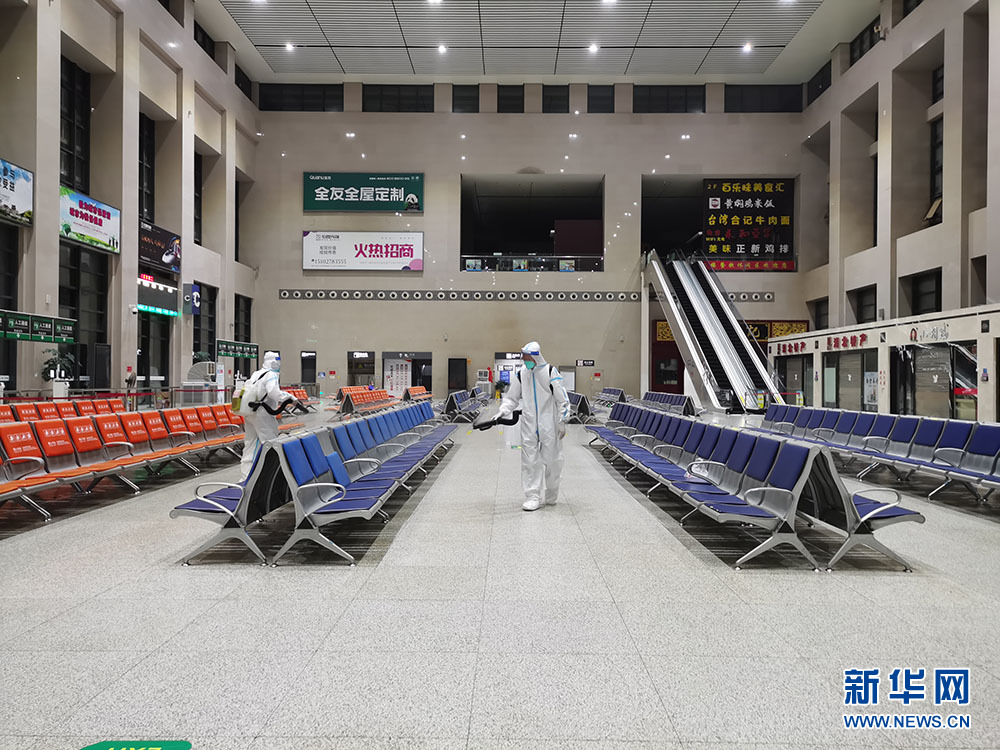 湖北荆州火车站全方位无死角消杀 加强疫情防控