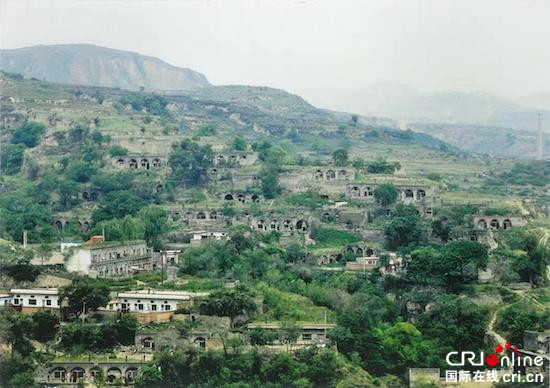 红土地上涌春潮&mdash;山西省孝义市宜官村脱贫攻坚纪实_fororder_image002