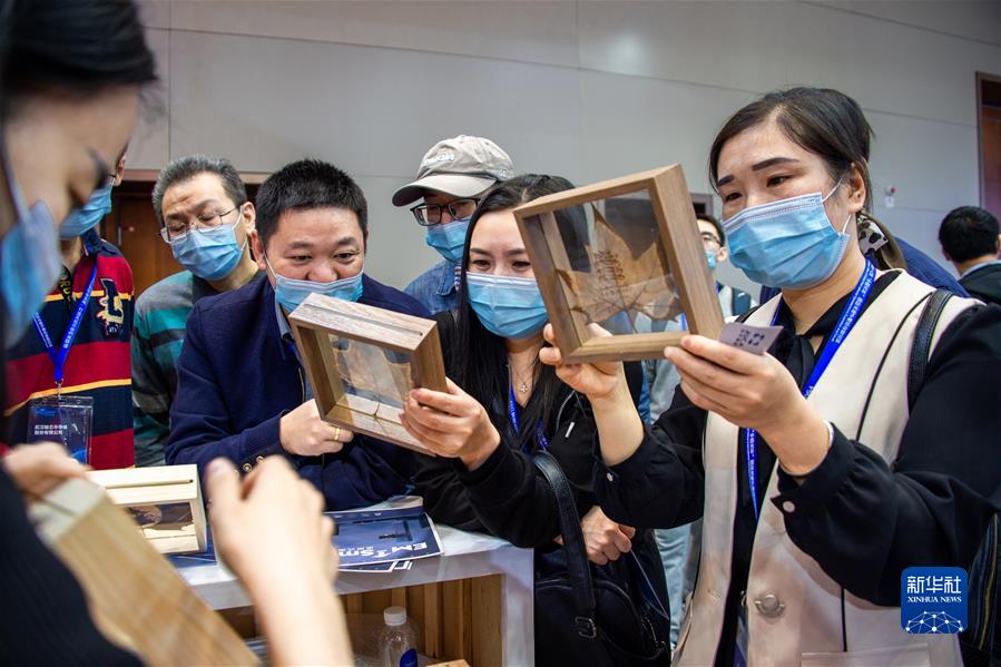 （在习近平新时代中国特色社会主义思想指引下&mdash;&mdash;新时代新作为新篇章&middot;习近平总书记关切事&middot;图文互动）（5）楚天春风劲&mdash;&mdash;湖北重返经济发展&ldquo;主赛道&rdquo;观察