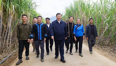 近镜头丨总书记书架上的2023