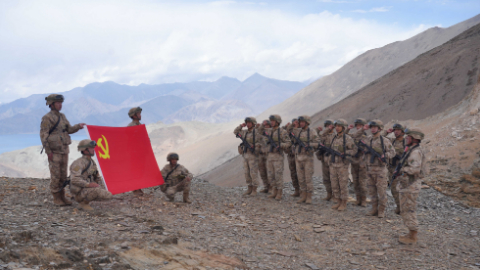 “党旗山”下的热血忠诚
