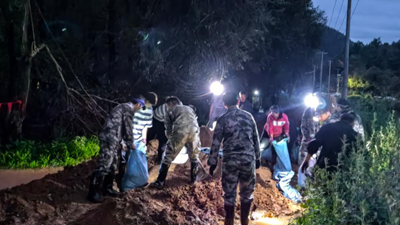 党员干部筑牢防汛救灾安全防线