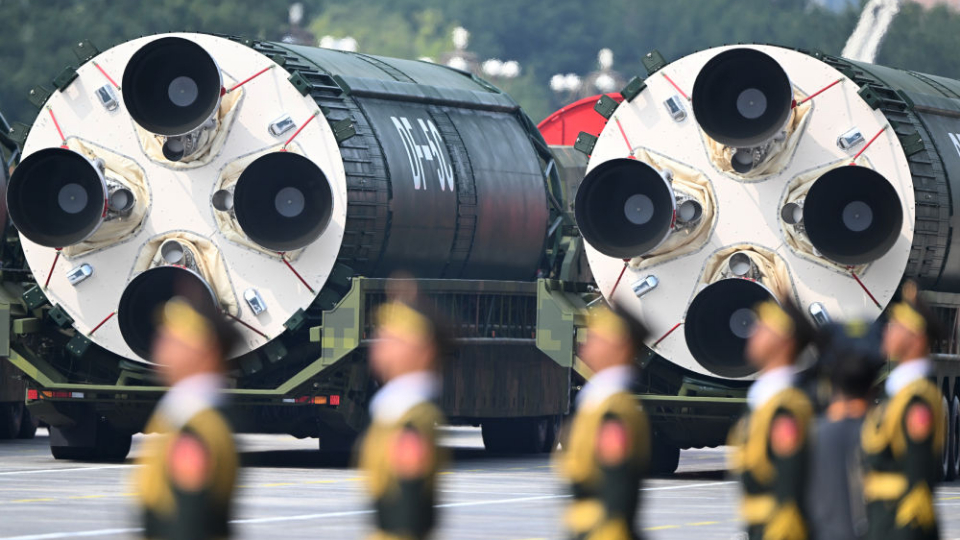 新华社出图丨带你看胜利日大阅兵这一天！