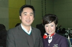 撤离包机任务中的夫妻档