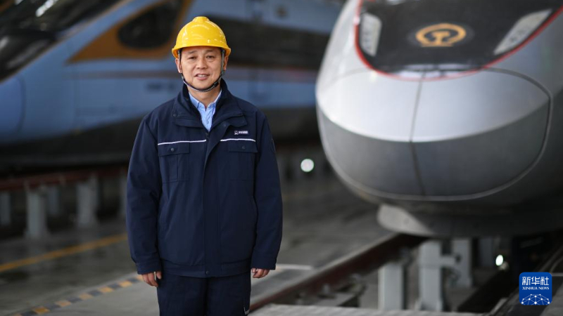 两会·我的履职影像记丨全国人大代表董宏涛：毫厘之间守护高铁安全 履职路上传播工人心声