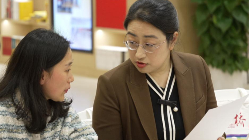 我从基层来丨全国人大代表盛弘：架起“连心桥” 把群众心声带到会上