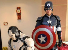 大学生自制"复联"全套服装