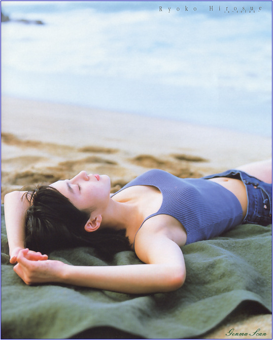 Ryoko_Hirosue0192