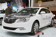 上汽插电式氢燃料电池轿车