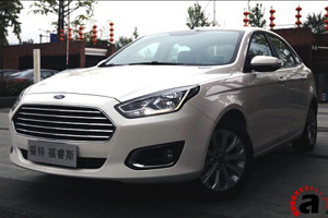 外观：大嘴格栅引人注目