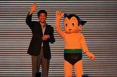 董长征与云动大使阿童木