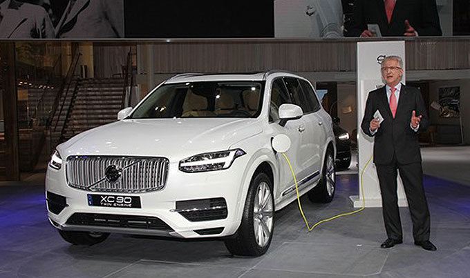 沃尔沃XC90 T8插电混动上市 售价109.80-122.80万元