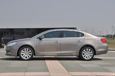 荣威950静态外观实拍图