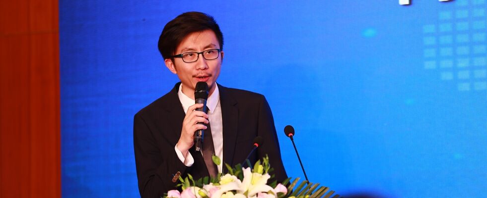 新华网主持人孙博