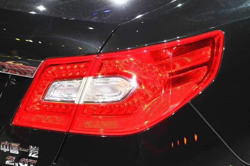 红旗H7车型局部