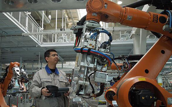 范英男：从&ldquo;小尾巴&rdquo;学徒到高级技师的蜕变