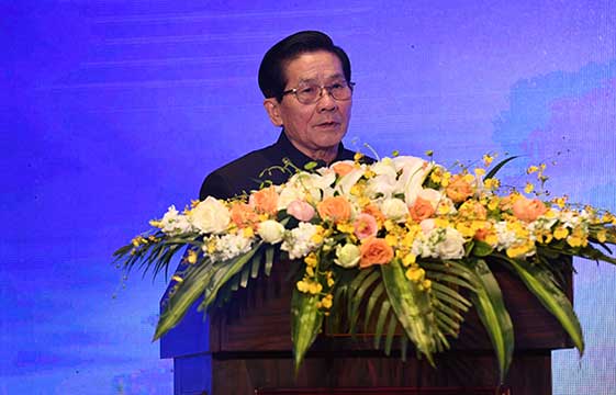 第十一届全国人民代表大会财政经济委员会副主任委员贺铿致辞