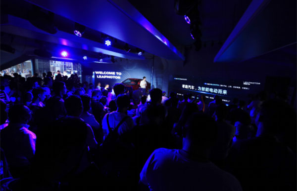 零跑汽车公布S01全新内饰与高续航版本