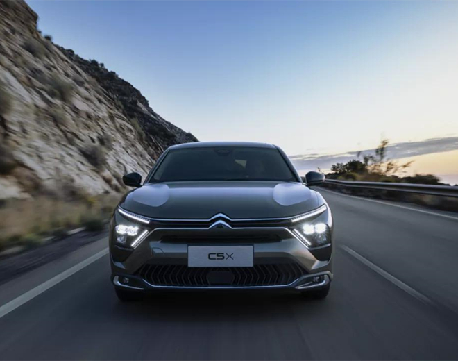 造型夺目 命名抢眼 东风雪铁龙凡尔赛C5X全球首秀