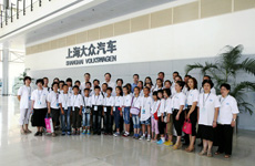 举办新疆希望小学“蓝气球”爱心夏令营