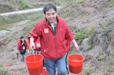 日方驻在员参加油茶种植