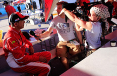 索萨接受国外媒体的访问