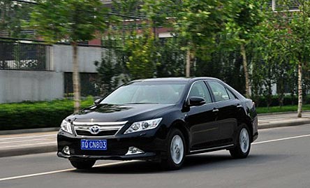 加速流畅 试驾凯美瑞尊瑞混动版