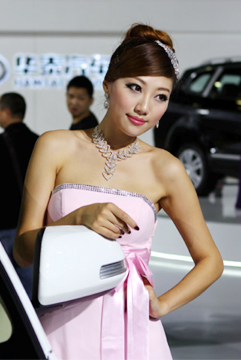 甜美粉裙汽车宝贝