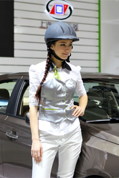 马术公主亮相宝骏展台