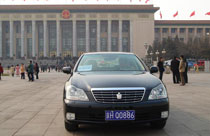 皇冠曾两度服务“两会”