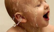 新宝宝耳朵进水怎么办？