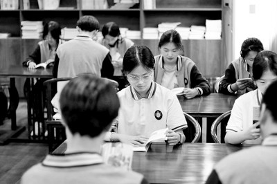 以文学陪伴守护成长