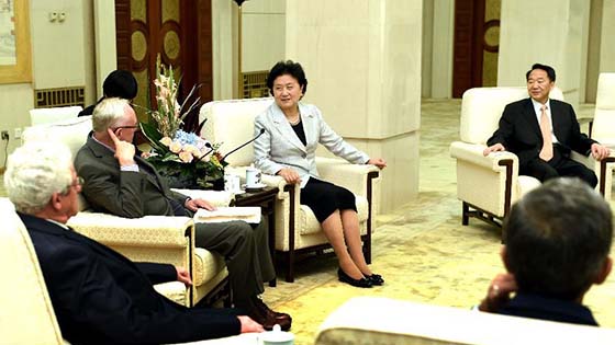 刘延东会见中华图书特殊贡献奖获奖外国专家