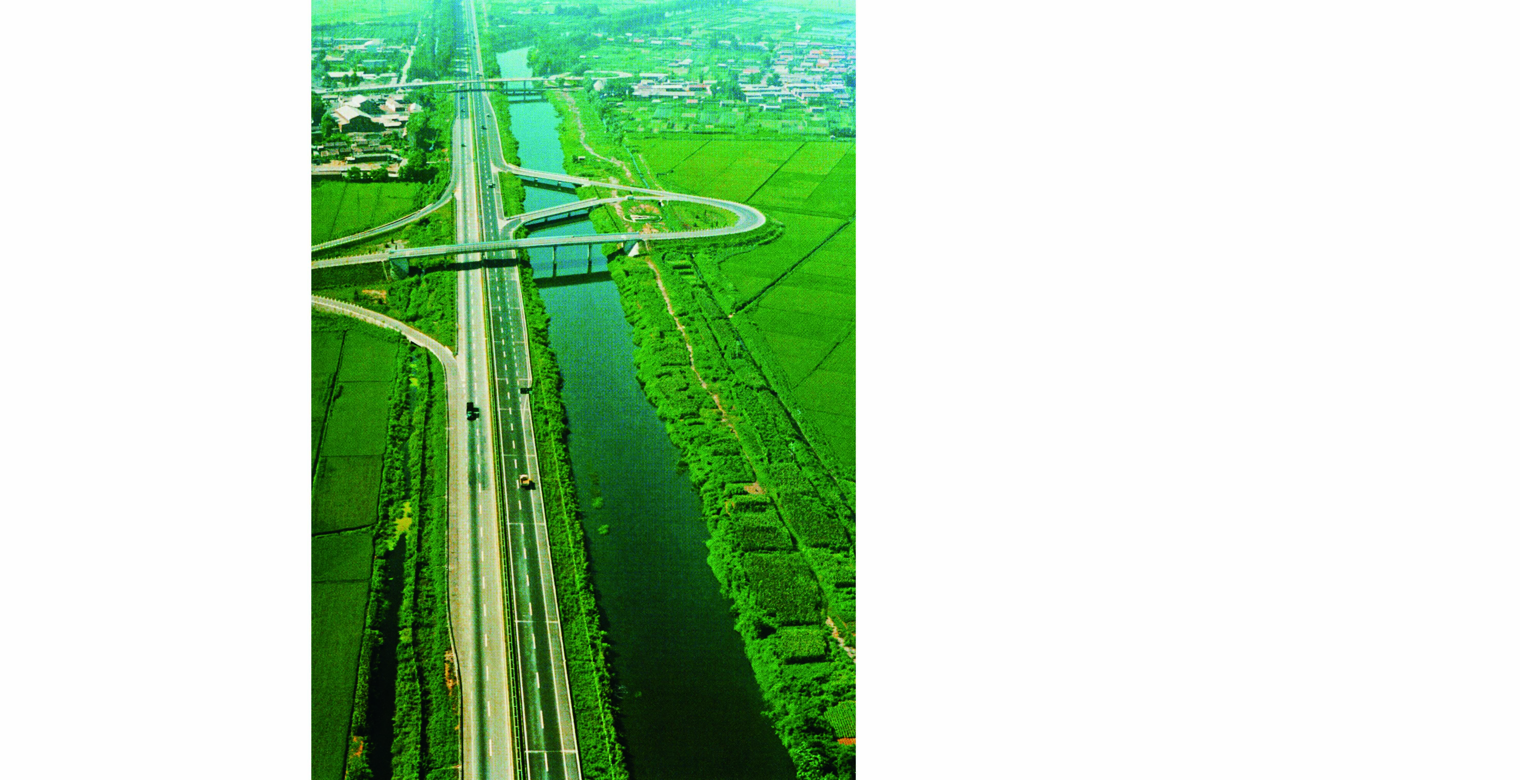 被誉为&ldquo;神州第一路&rdquo;的沈大高速公路（摄于20世纪90年代）