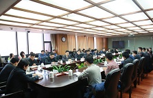 《法治热点面对面》走进社区和大学