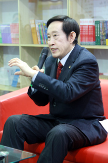 王立群、王刘纯４