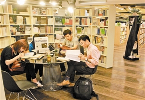 24小时书吧6万多小时不打烊