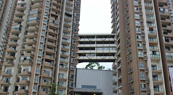 重庆现“悬空房屋” 走廊变住宅