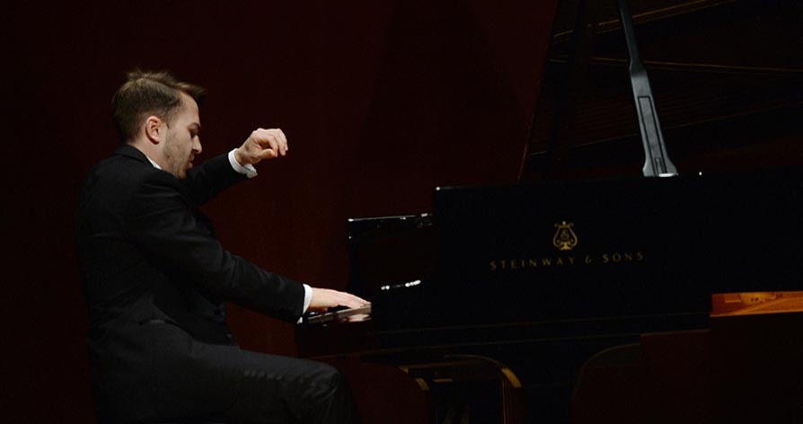 波兰钢琴家助阵"一带一路"音乐季